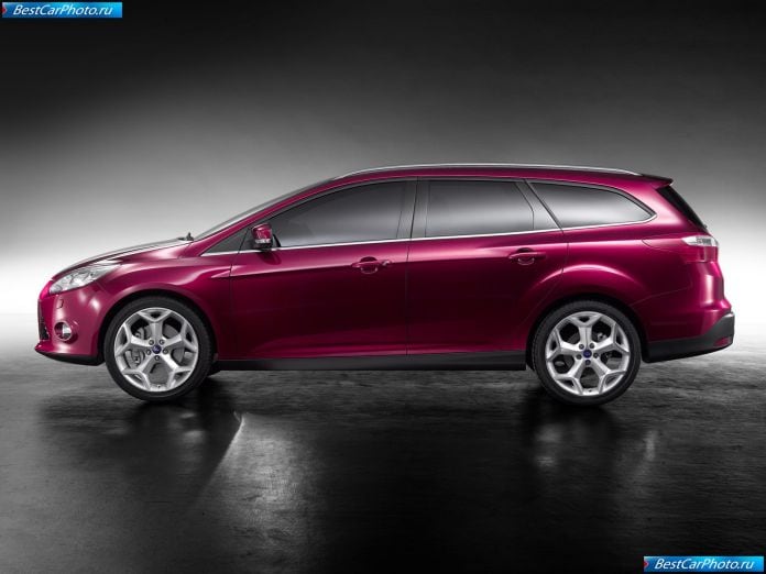 2011 Ford Focus Estate - фотография 12 из 20