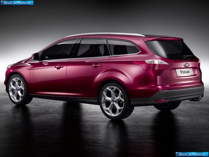 2011 Ford Focus Estate - фотография 14 из 20