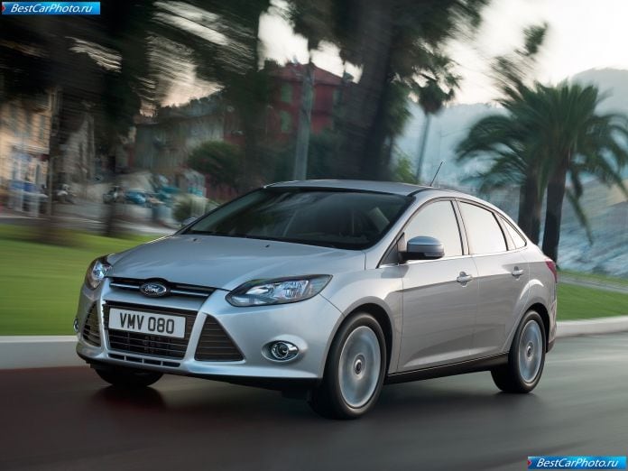 2011 Ford Focus Sedan - фотография 8 из 38