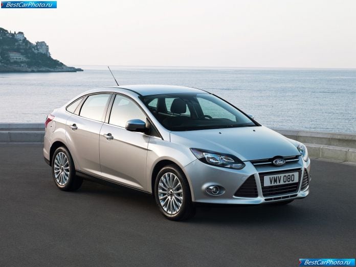 2011 Ford Focus Sedan - фотография 9 из 38
