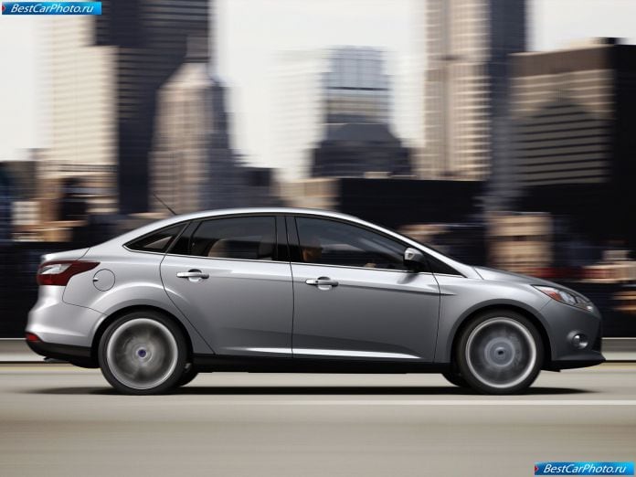 2011 Ford Focus Sedan - фотография 11 из 38