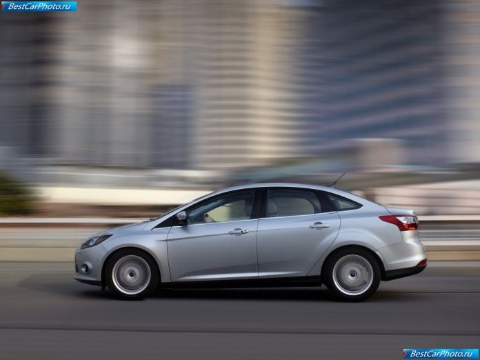 2011 Ford Focus Sedan - фотография 12 из 38 2011 Ford Focus Sedan - фотография 12 из 38