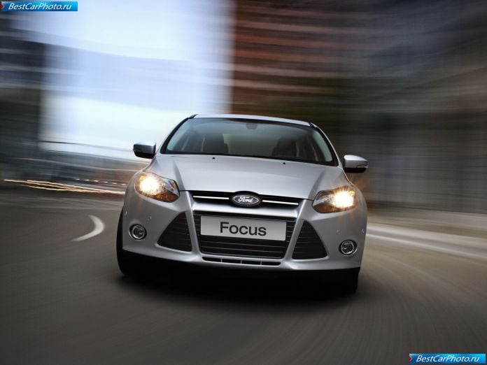 2011 Ford Focus Sedan - фотография 19 из 38 2011 Ford Focus Sedan - фотография 19 из 38
