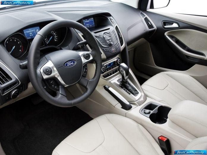 2011 Ford Focus Sedan - фотография 30 из 38 2011 Ford Focus Sedan - фотография 30 из 38