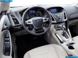 ford_2011-focus_sedan_1600x1200_033.jpg