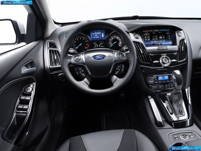 2011 Ford Focus Sedan - фотография 34 из 38 2011 Ford Focus Sedan - фотография 34 из 38