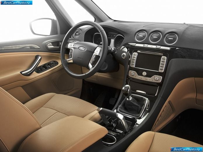 2011 Ford Galaxy - фотография 13 из 19
