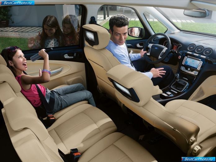 2011 Ford Galaxy - фотография 15 из 19