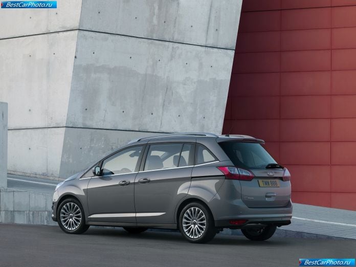 2011 Ford Grand C-max - фотография 17 из 50