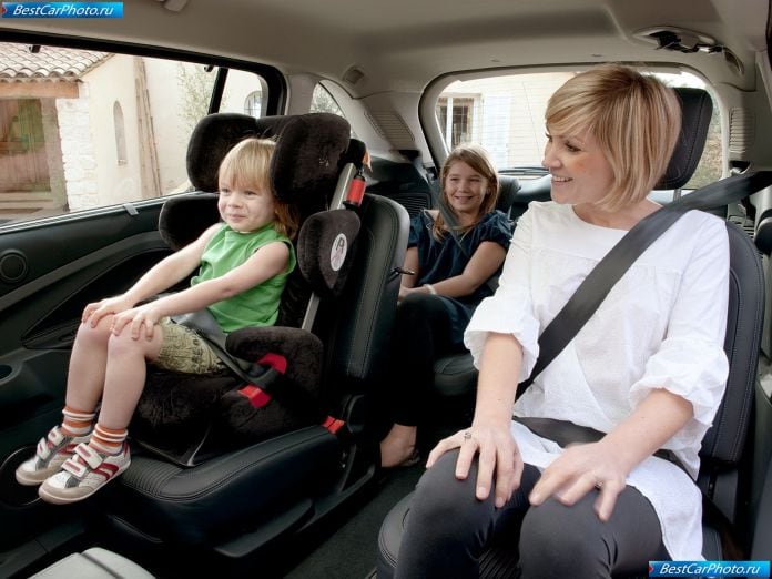 2011 Ford Grand C-max - фотография 38 из 50