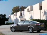 ford_2011-mondeo_5-door_1600x1200_010.jpg