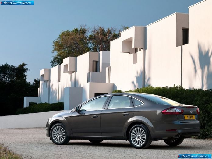 2011 Ford Mondeo 5-door - фотография 10 из 17