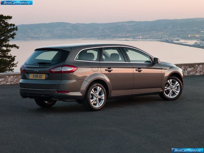 2011 Ford Mondeo Wagon - фотография 9 из 17