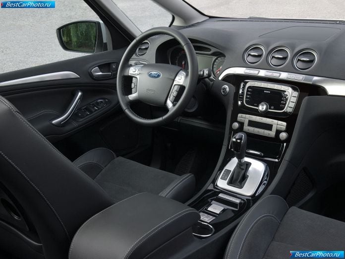 2011 Ford S-max - фотография 12 из 19