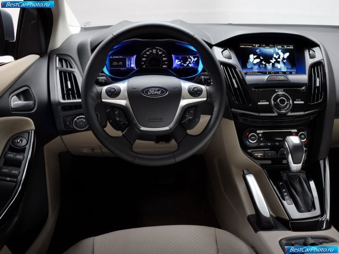 2012 Ford Focus Electric - фотография 11 из 50