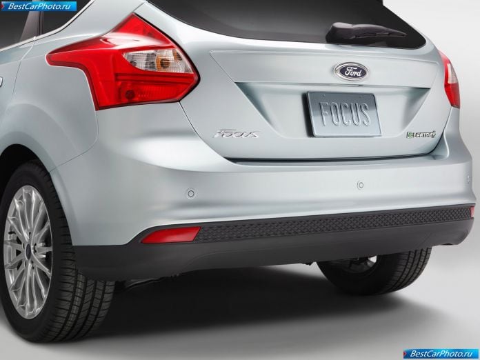 2012 Ford Focus Electric - фотография 40 из 50