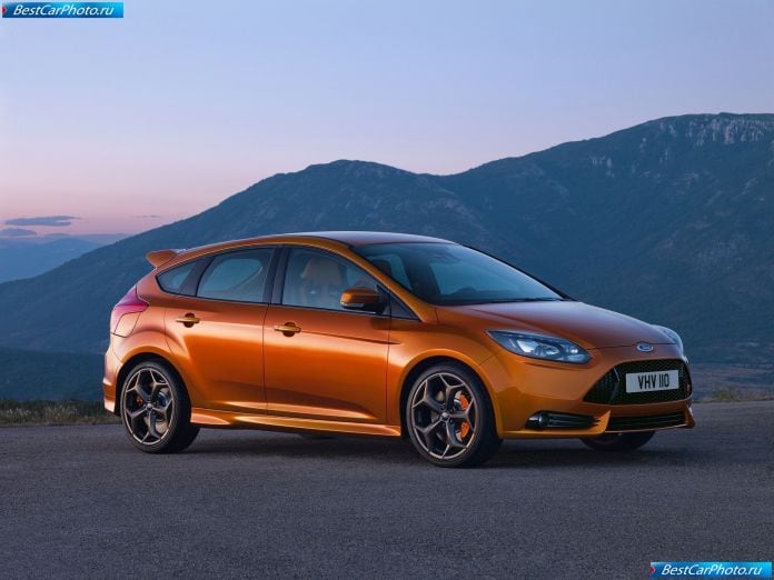 2012 Ford Focus St - фотография 10 из 51