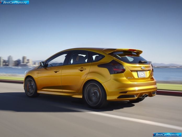 2012 Ford Focus St - фотография 12 из 51