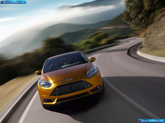 2012 Ford Focus St - фотография 17 из 51