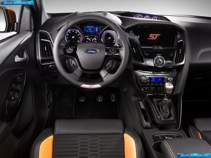 2012 Ford Focus St - фотография 32 из 51