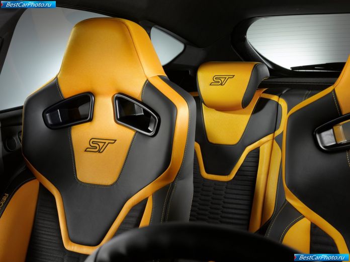 2012 Ford Focus St - фотография 33 из 51