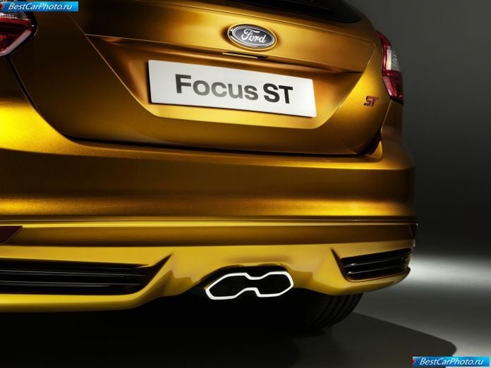 2012 Ford Focus St - фотография 38 из 51