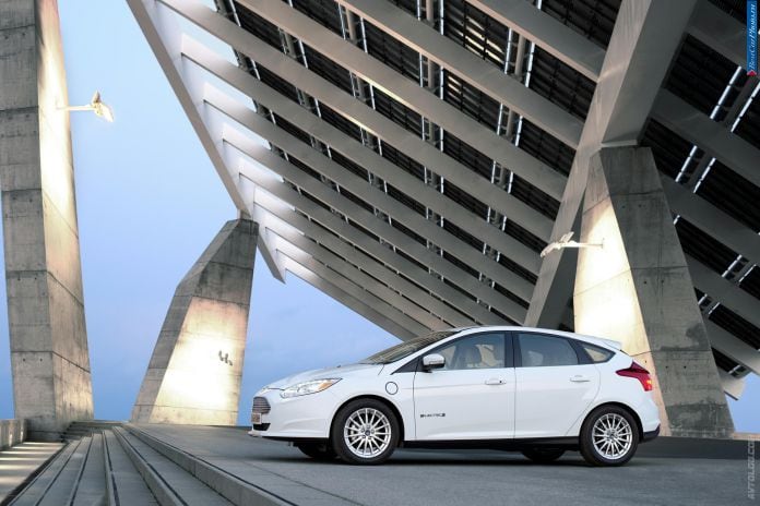 2012 Ford Focus Electric BEV - фотография 2 из 4