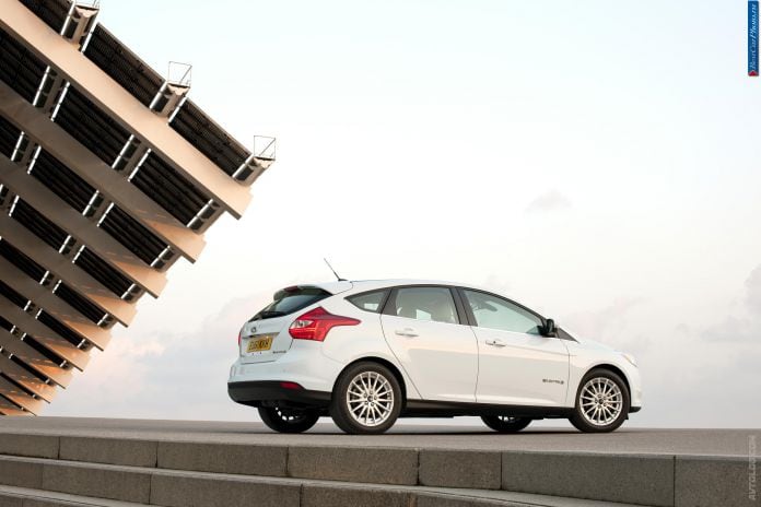 2012 Ford Focus Electric BEV - фотография 3 из 4