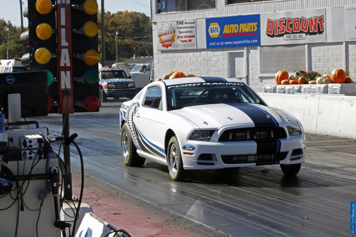 2012 Ford Mustang Cobra Jet Twin-Turbo Concept - фотография 2 из 24