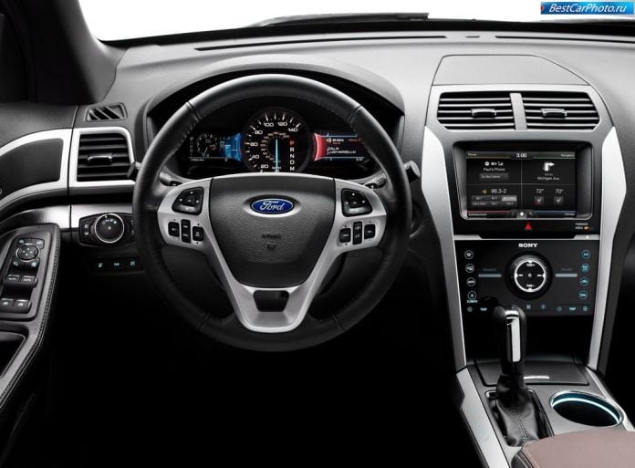 2013 Ford Explorer Sport - фотография 3 из 41