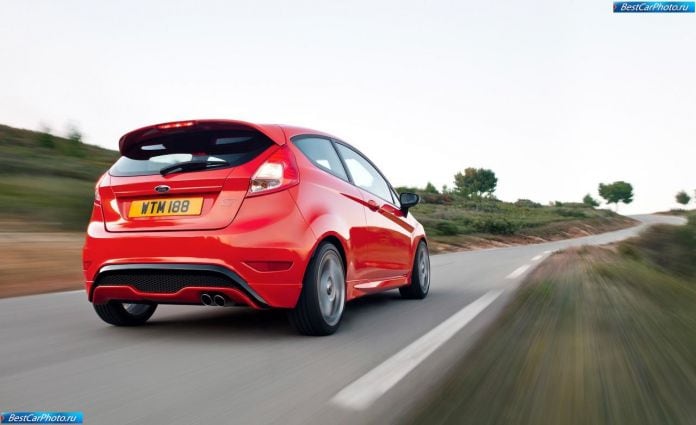 2013 Ford Fiesta ST - фотография 4 из 16
