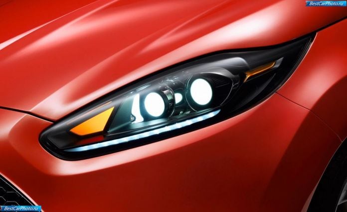 2013 Ford Fiesta ST - фотография 13 из 16
