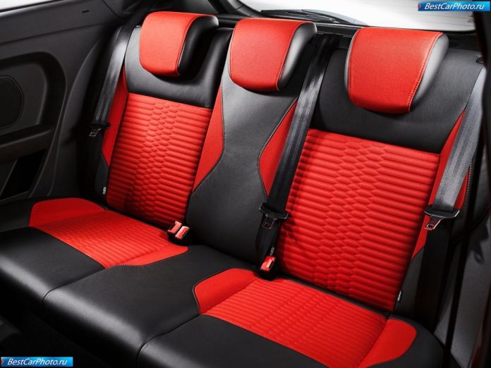 2013 Ford Fiesta ST - фотография 16 из 16