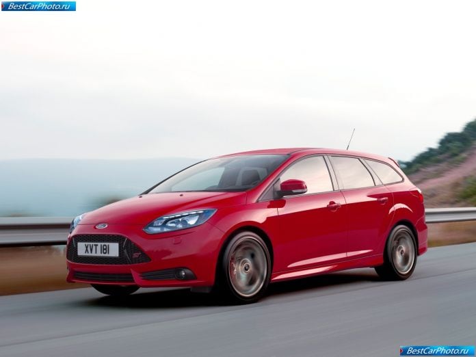 2013 Ford Focus St - фотография 1 из 19