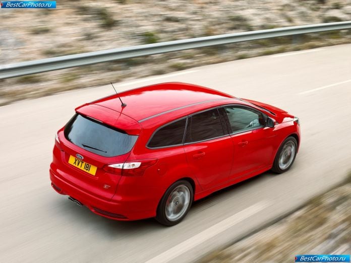 2013 Ford Focus St - фотография 8 из 19