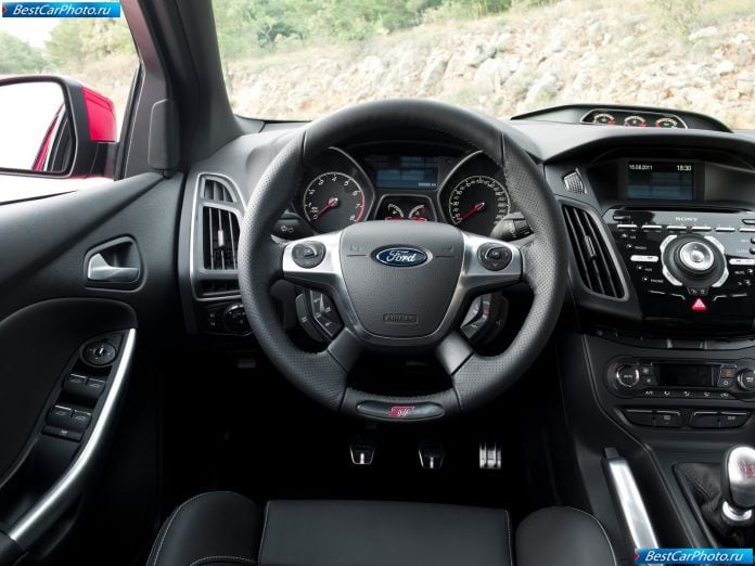 2013 Ford Focus St - фотография 11 из 19