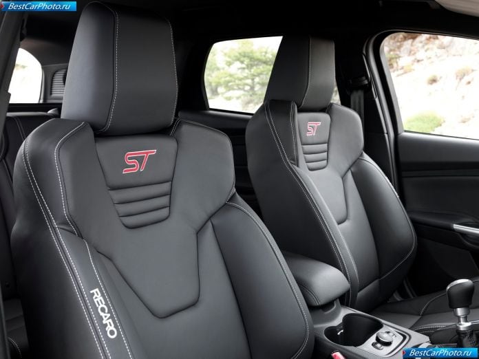 2013 Ford Focus St - фотография 14 из 19