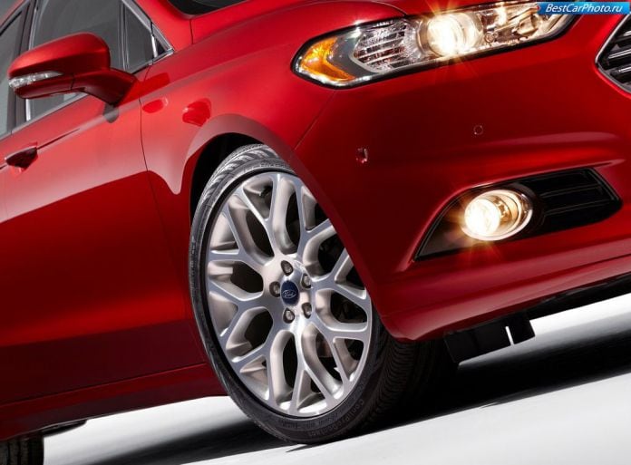 2013 Ford Fusion/Mondeo - фотография 34 из 39