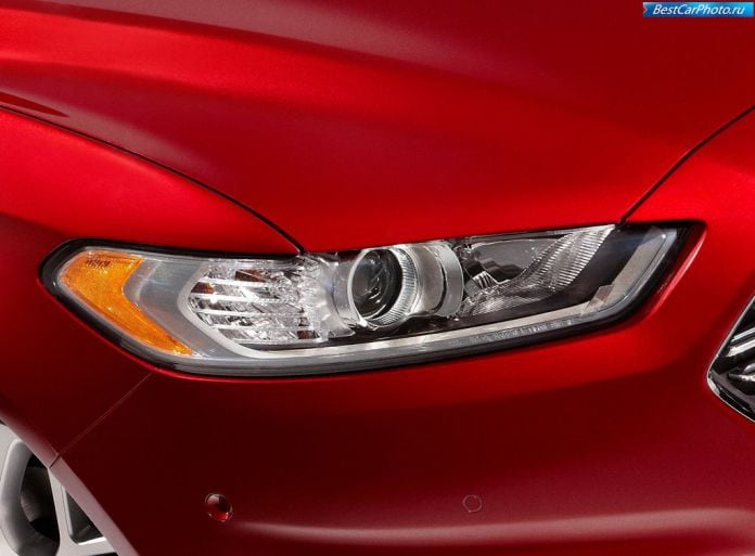 2013 Ford Fusion/Mondeo - фотография 36 из 39