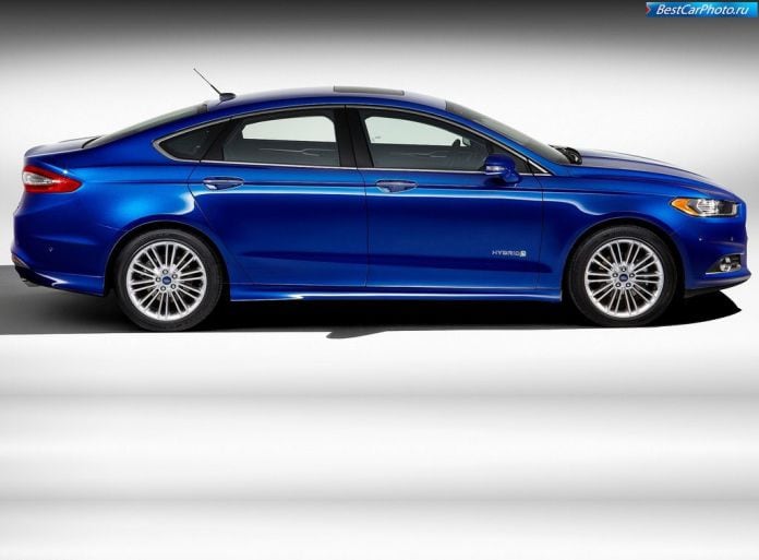 2013 Ford Fusion/Mondeo Hybrid - фотография 2 из 23