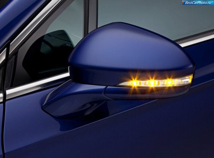 2013 Ford Fusion/Mondeo Hybrid - фотография 13 из 23