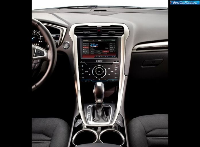 2013 Ford Fusion/Mondeo Hybrid - фотография 19 из 23