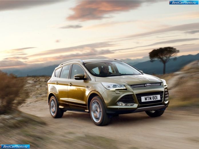 2013 Ford Kuga - фотография 1 из 31