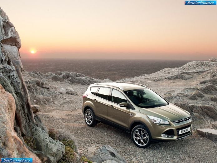 2013 Ford Kuga - фотография 4 из 31