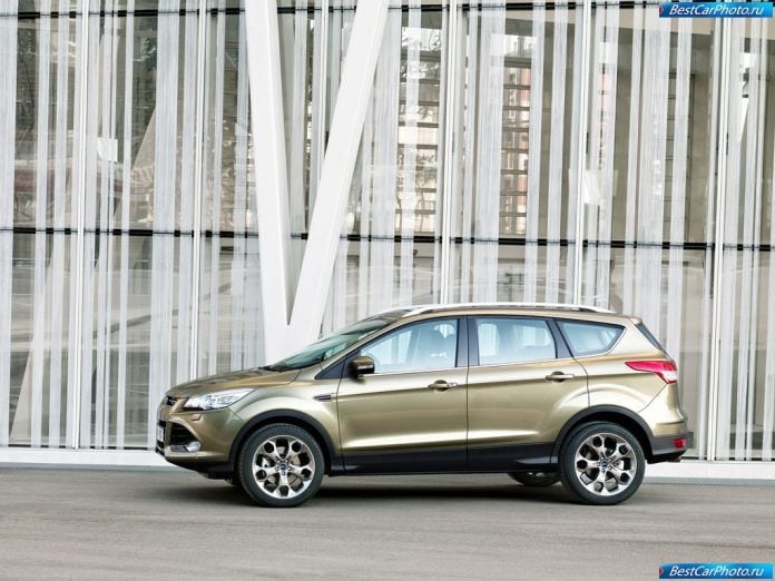 2013 Ford Kuga - фотография 10 из 31