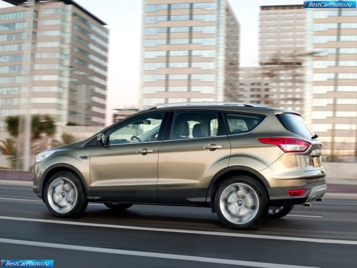 2013 Ford Kuga - фотография 15 из 31