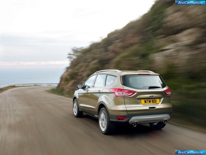 2013 Ford Kuga - фотография 18 из 31