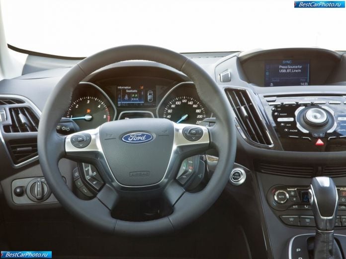 2013 Ford Kuga - фотография 22 из 31
