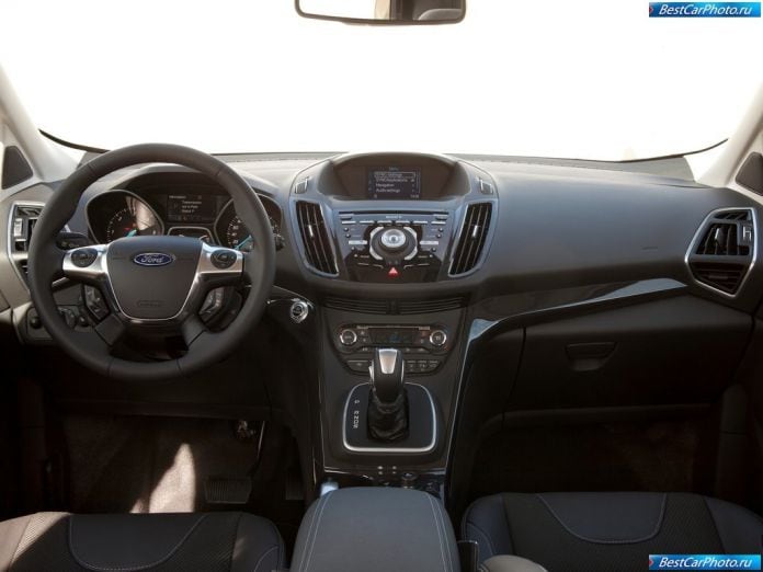2013 Ford Kuga - фотография 23 из 31