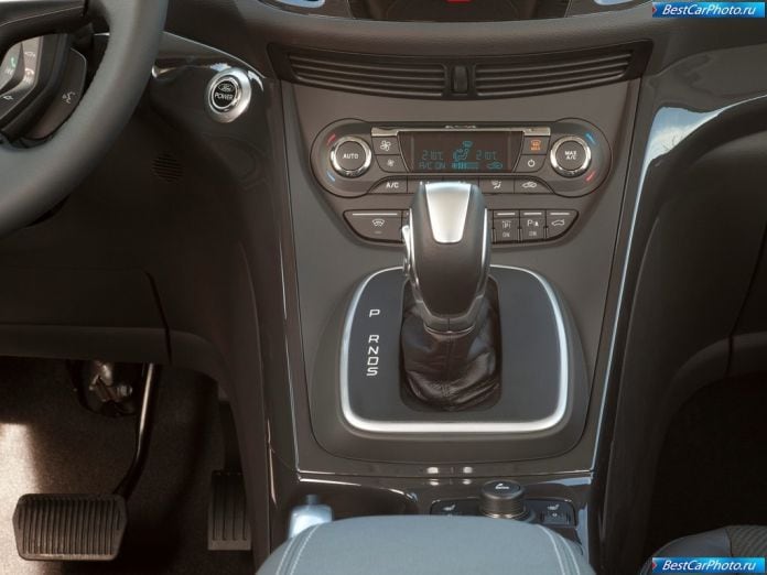 2013 Ford Kuga - фотография 25 из 31